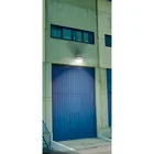 Luminario suburbano con foco LED 50W 6500K y sensor de luz 5